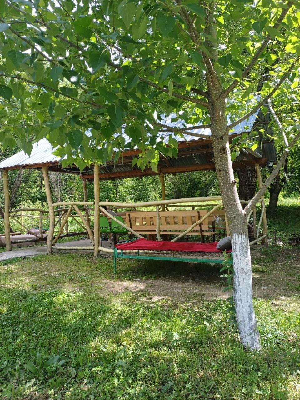Basuta Guesthouse Kapan Esterno foto